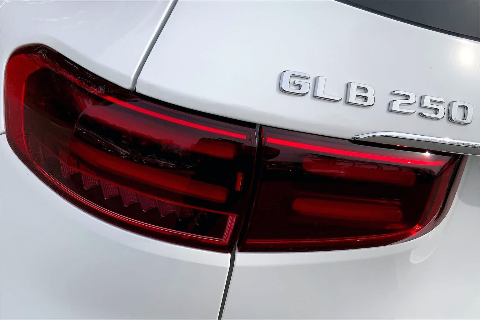 Certified 2026 Mercedes-Benz GLB 250 4MATIC image 18