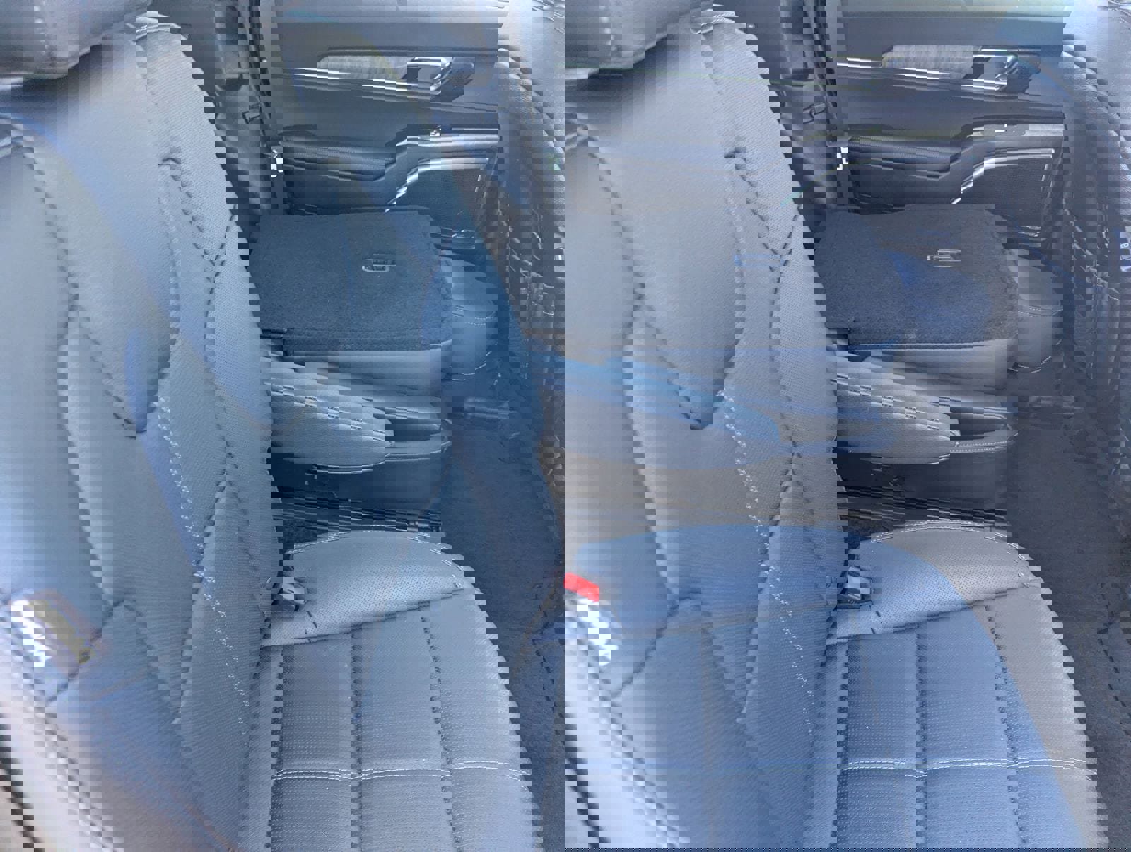 Used 2024 Kia Telluride SX w/ Towing Package image 13