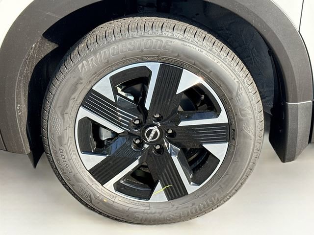 New 2026 Nissan Kicks SV w/ SV Premium Package image 5