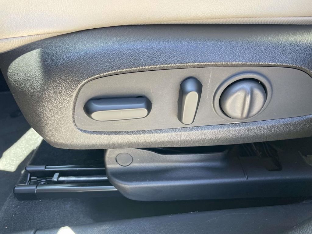 Used 2023 Buick Encore GX Essence w/ Experience Buick Package FWD image 14