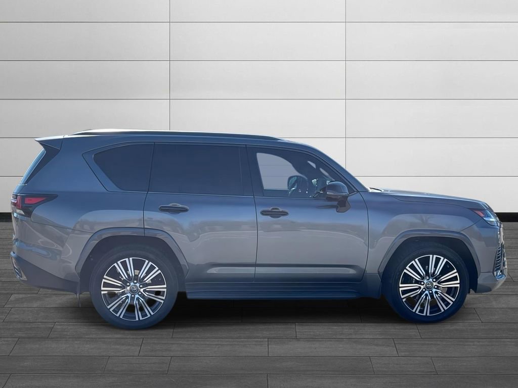 Used 2023 Lexus LX 600 4WD w/ Luxury Package image 6
