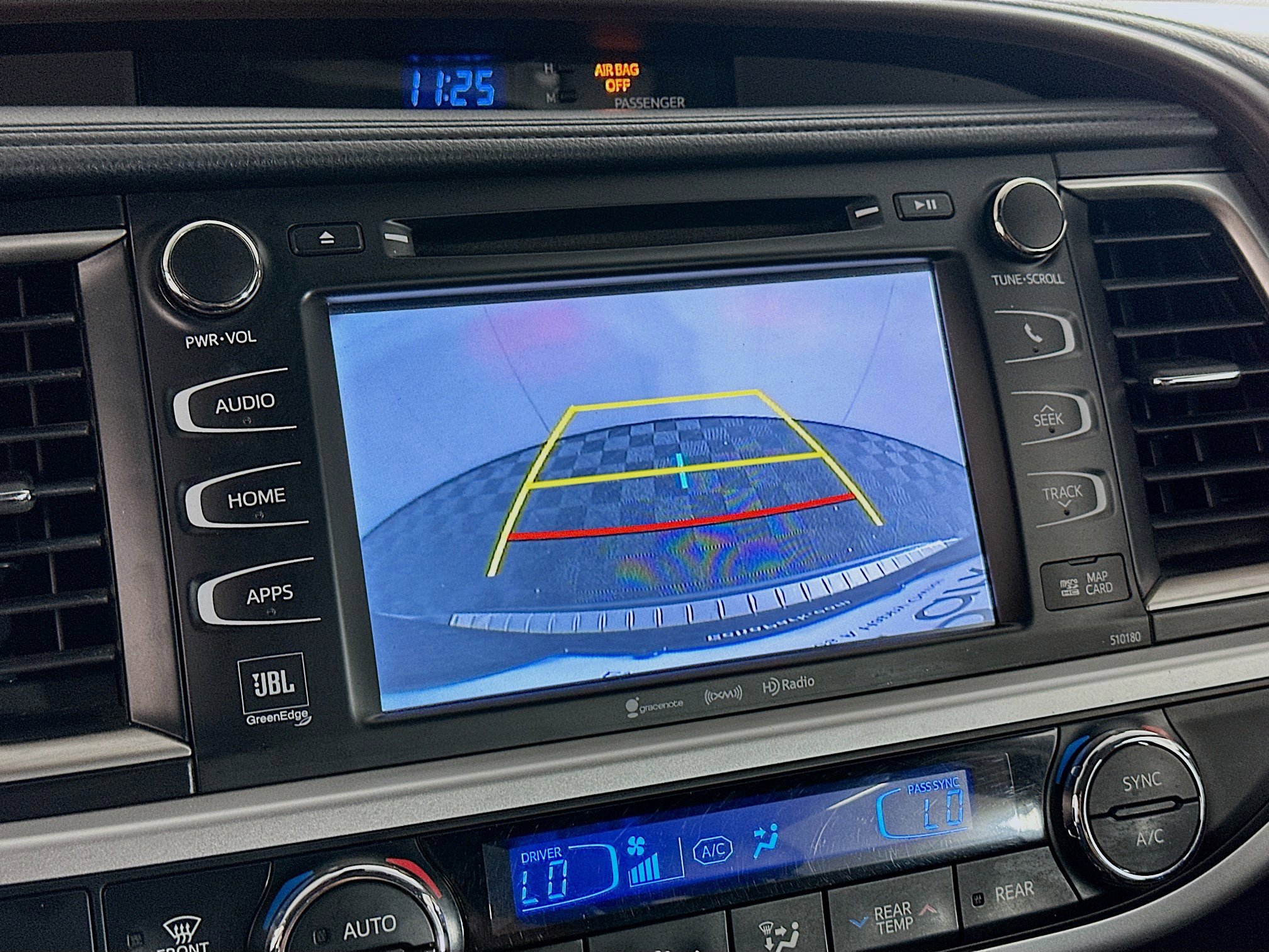 Used 2018 Toyota Highlander Limited w/ Carpet Mat Package (TMS) AWD/4WD image 23