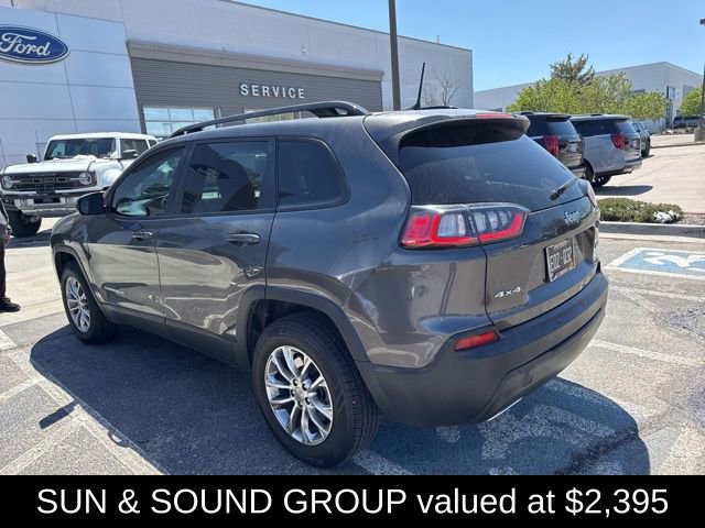 Used 2022 Jeep Cherokee Latitude Lux w/ Sun & Sound Group AWD/4WD image 3