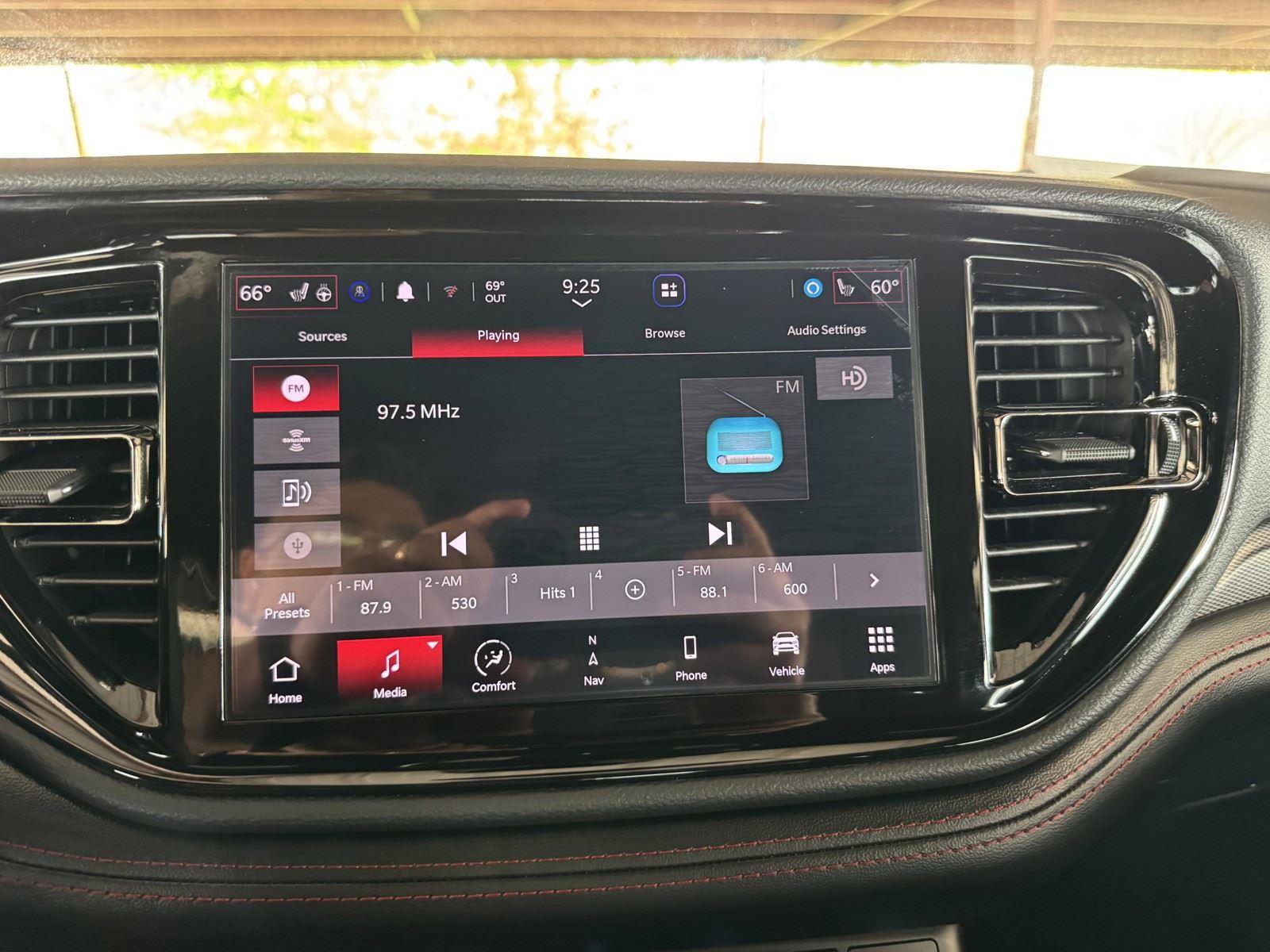 Used 2025 Dodge Durango GT w/ Blacktop Package image 12