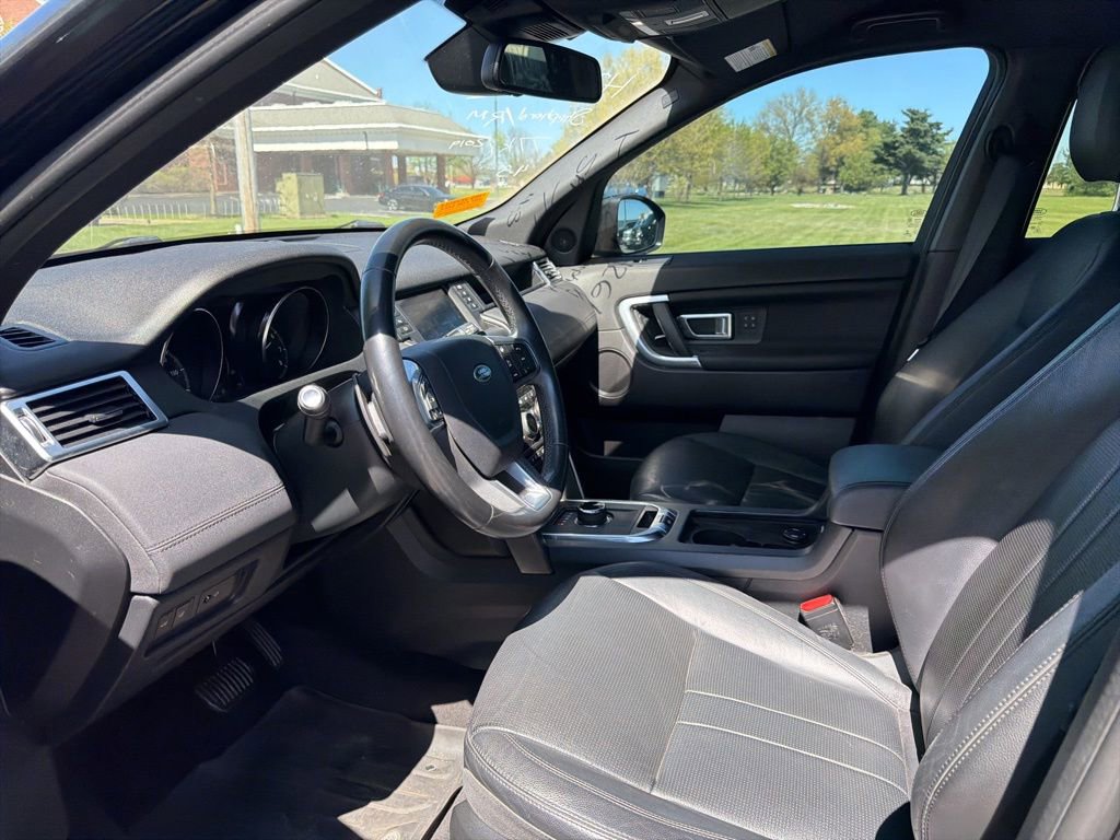 Used 2019 Land Rover Discovery Sport HSE image 11