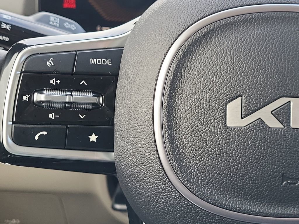 New 2026 Kia Carnival EX image 17