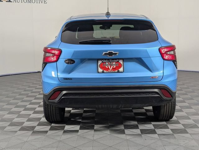 Used 2025 Chevrolet Trax RS FWD image 6