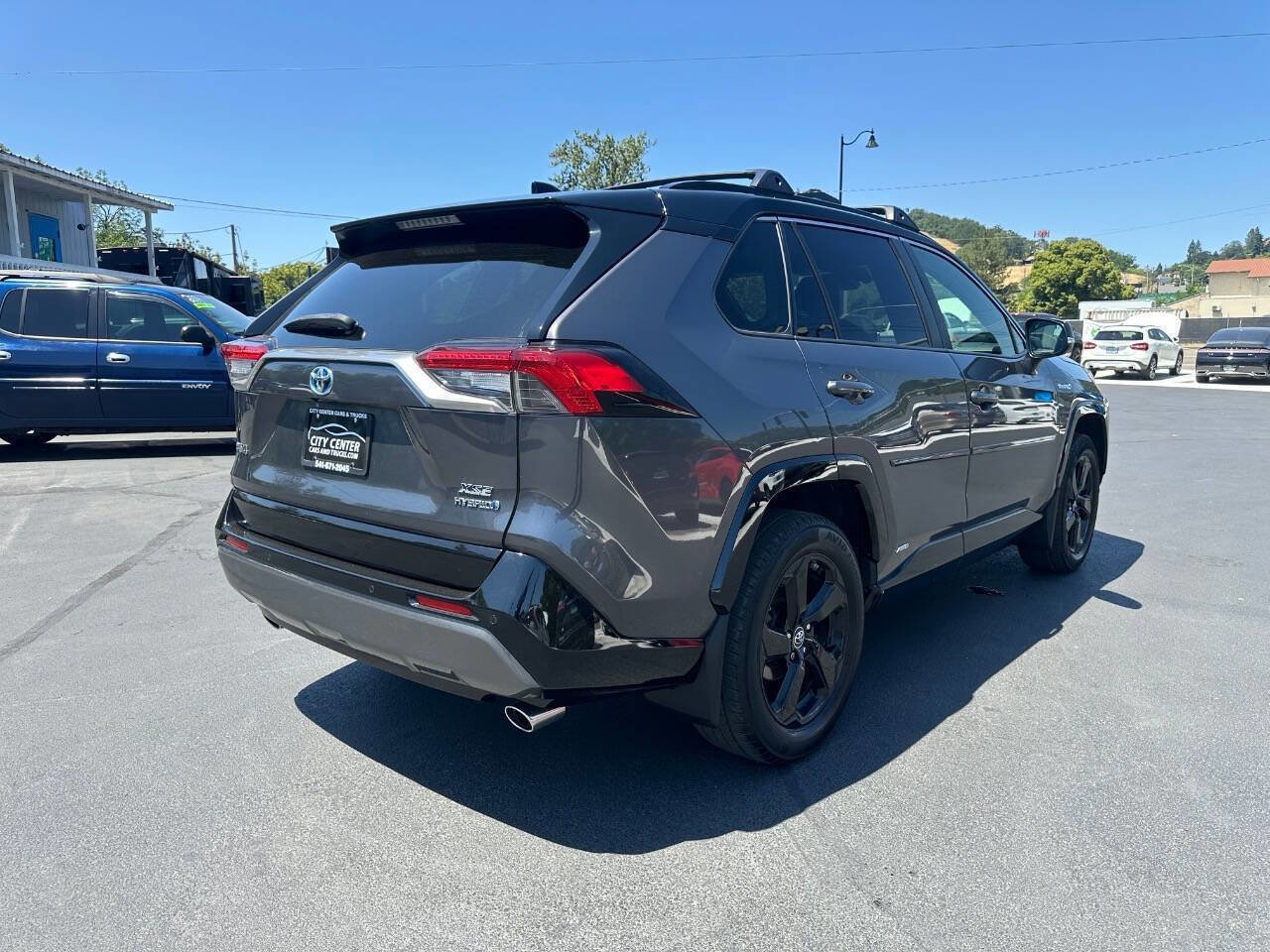 Used 2019 Toyota RAV4 XSE image 22