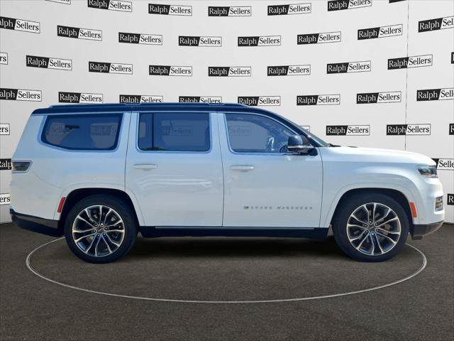 Certified 2024 Jeep Grand Wagoneer Series III w/ HD Trailer Tow Package AWD/4WD image 7