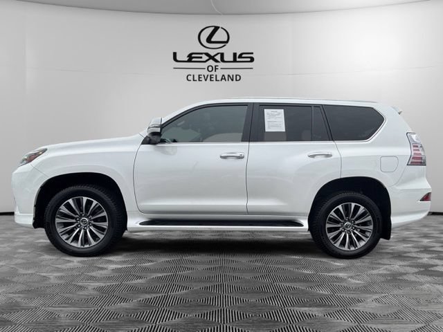 Used 2022 Lexus GX 460 Luxury w/ Accessory Package AWD/4WD image 3
