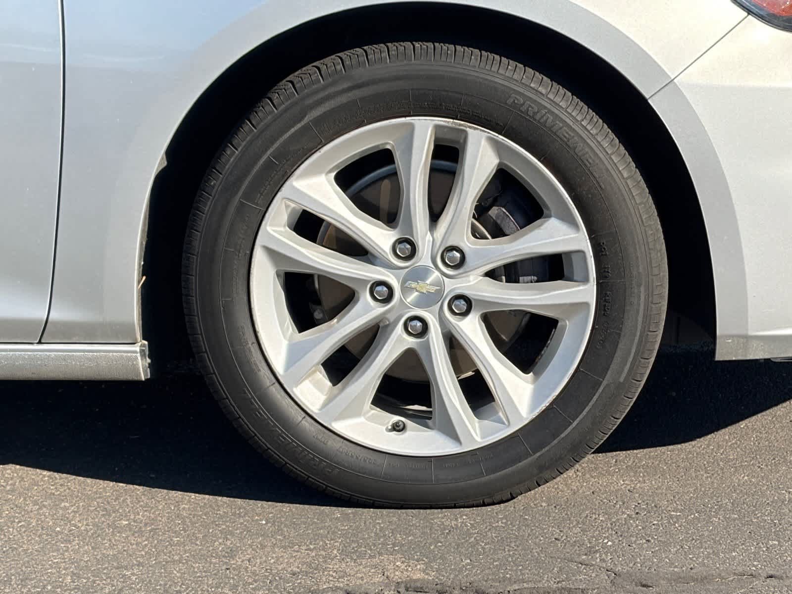 Used 2018 Chevrolet Malibu LT FWD image 5