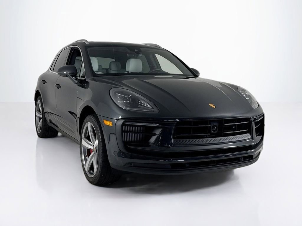 Certified 2025 Porsche Macan S AWD/4WD image 7