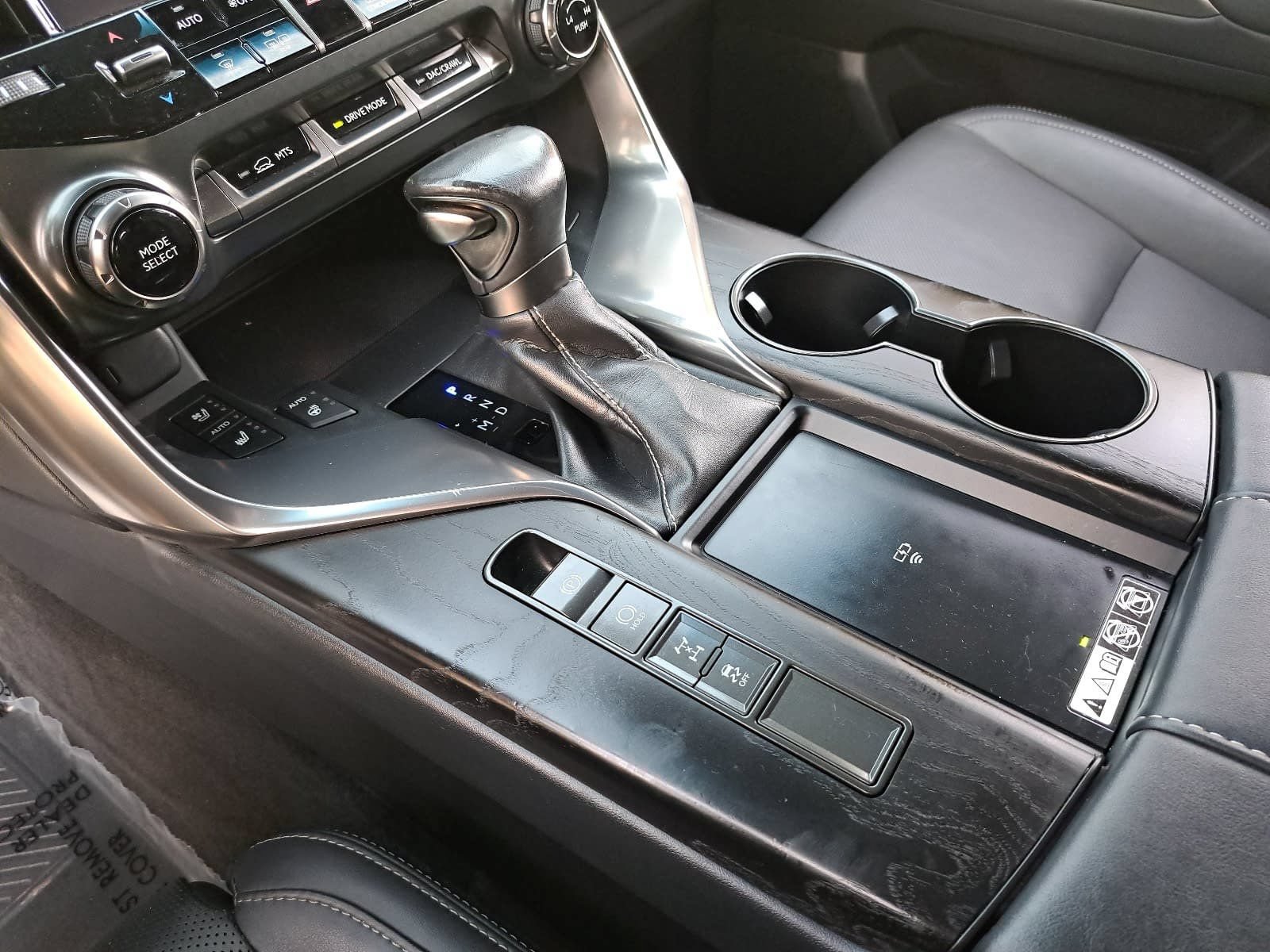 Used 2023 Lexus LX 600 4WD w/ Appearance Package image 28