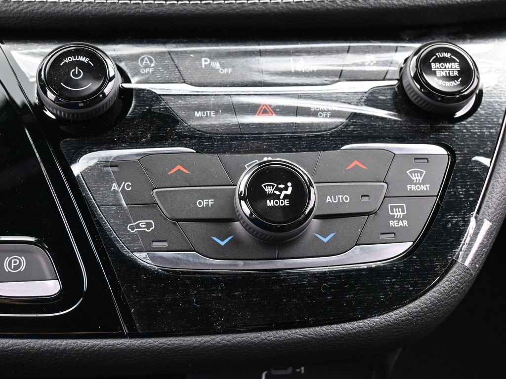 New 2026 Chrysler Pacifica Select w/ S Appearance Package FWD image 18