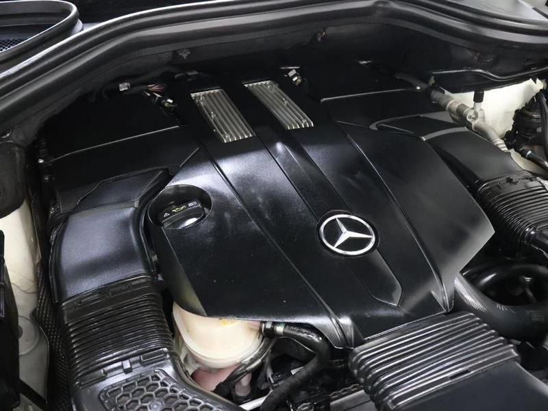 Used 2015 Mercedes-Benz GL 450 4MATIC w/ Appearance Package image 27