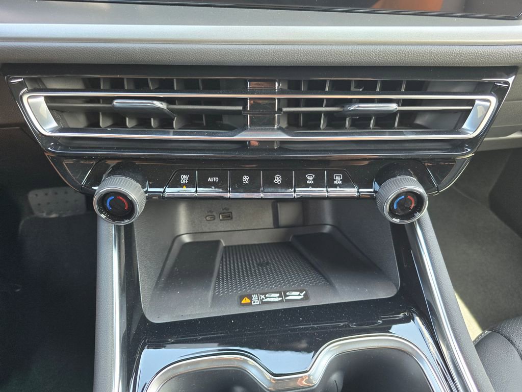 New 2026 Chevrolet Traverse LT w/ Driver Confidence Package image 12