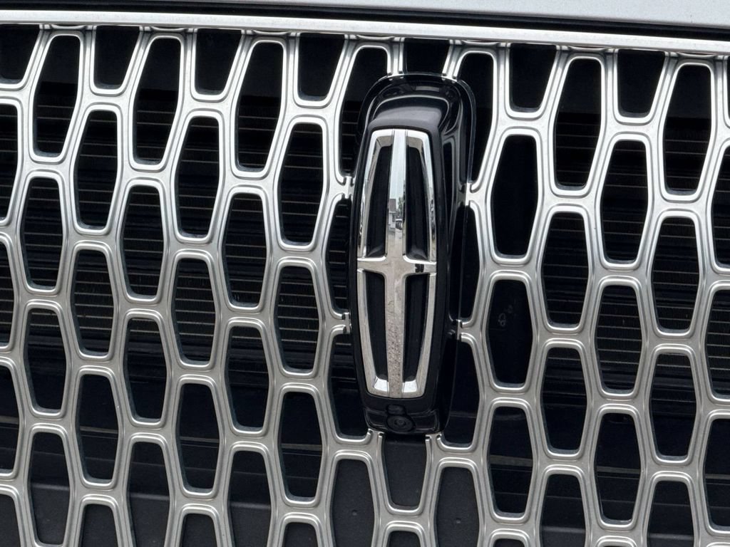 Certified 2024 Lincoln Corsair AWD w/ Equipment Group 101A image 9