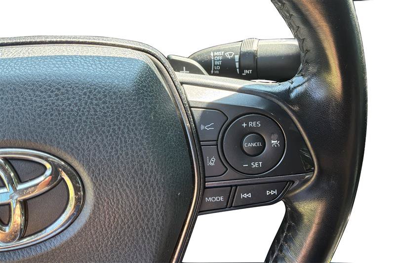 Used 2022 Toyota Camry XSE FWD image 32