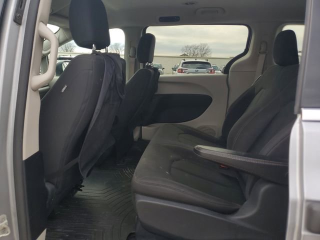 Used 2019 Chrysler Pacifica L image 8