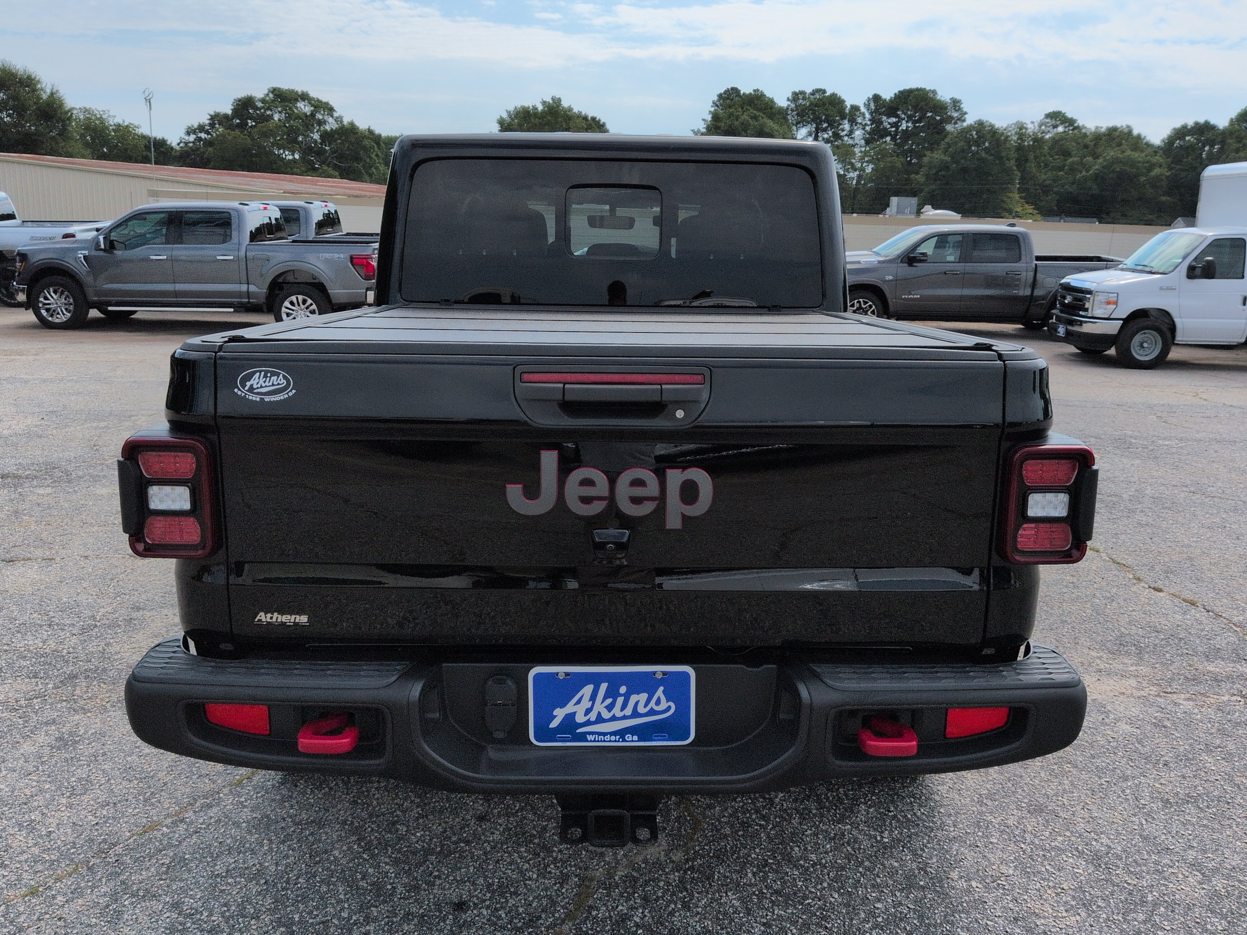 Certified 2022 Jeep Gladiator Rubicon w/ LED Lighting Group AWD/4WD image 4