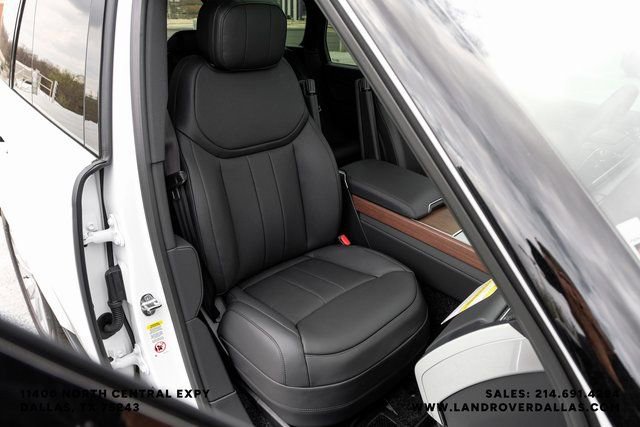 New 2026 Land Rover Range Rover SE image 35
