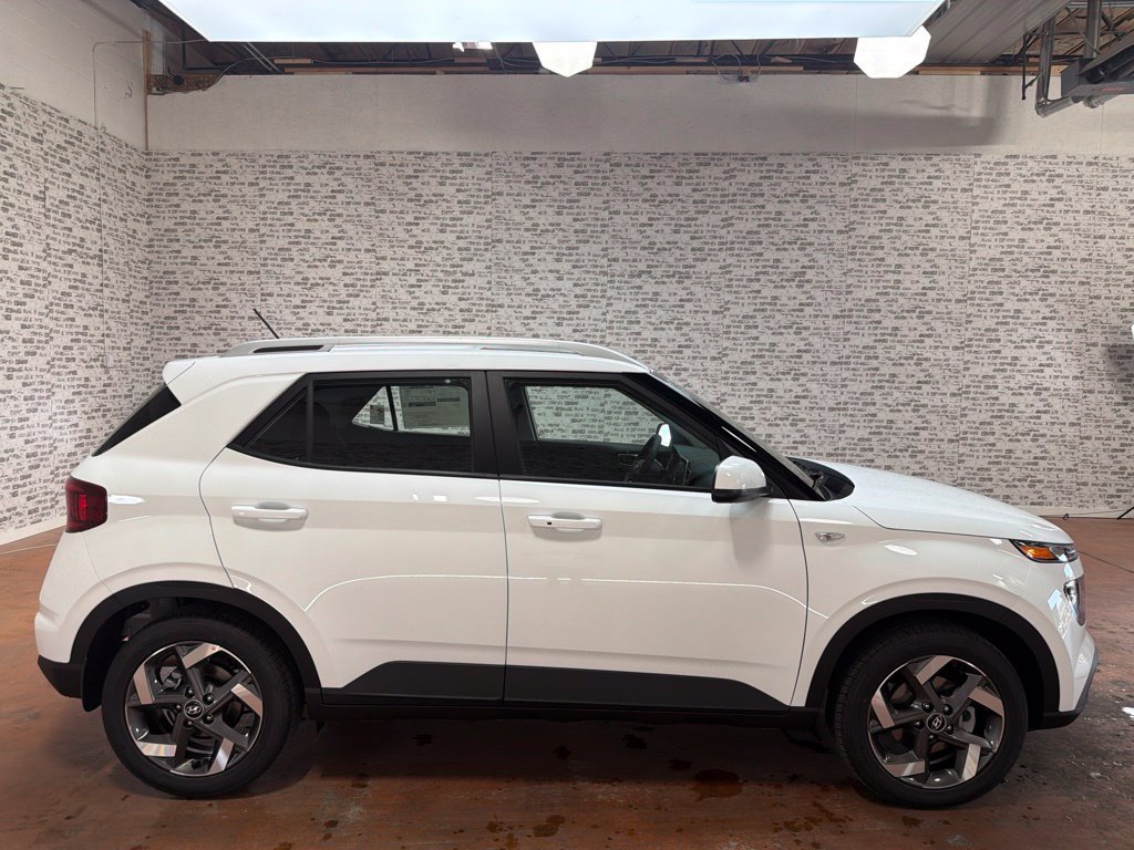 New 2026 Hyundai Venue SEL FWD image 8