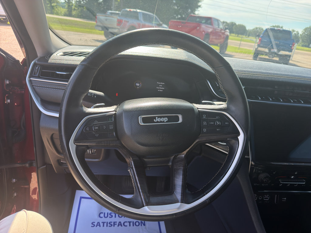 Used 2022 Jeep Grand Cherokee L Limited AWD/4WD image 16
