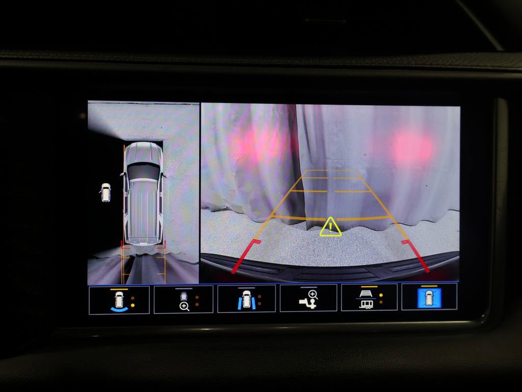 Used 2021 GMC Yukon XL Denali w/ Denali Ultimate Package image 30