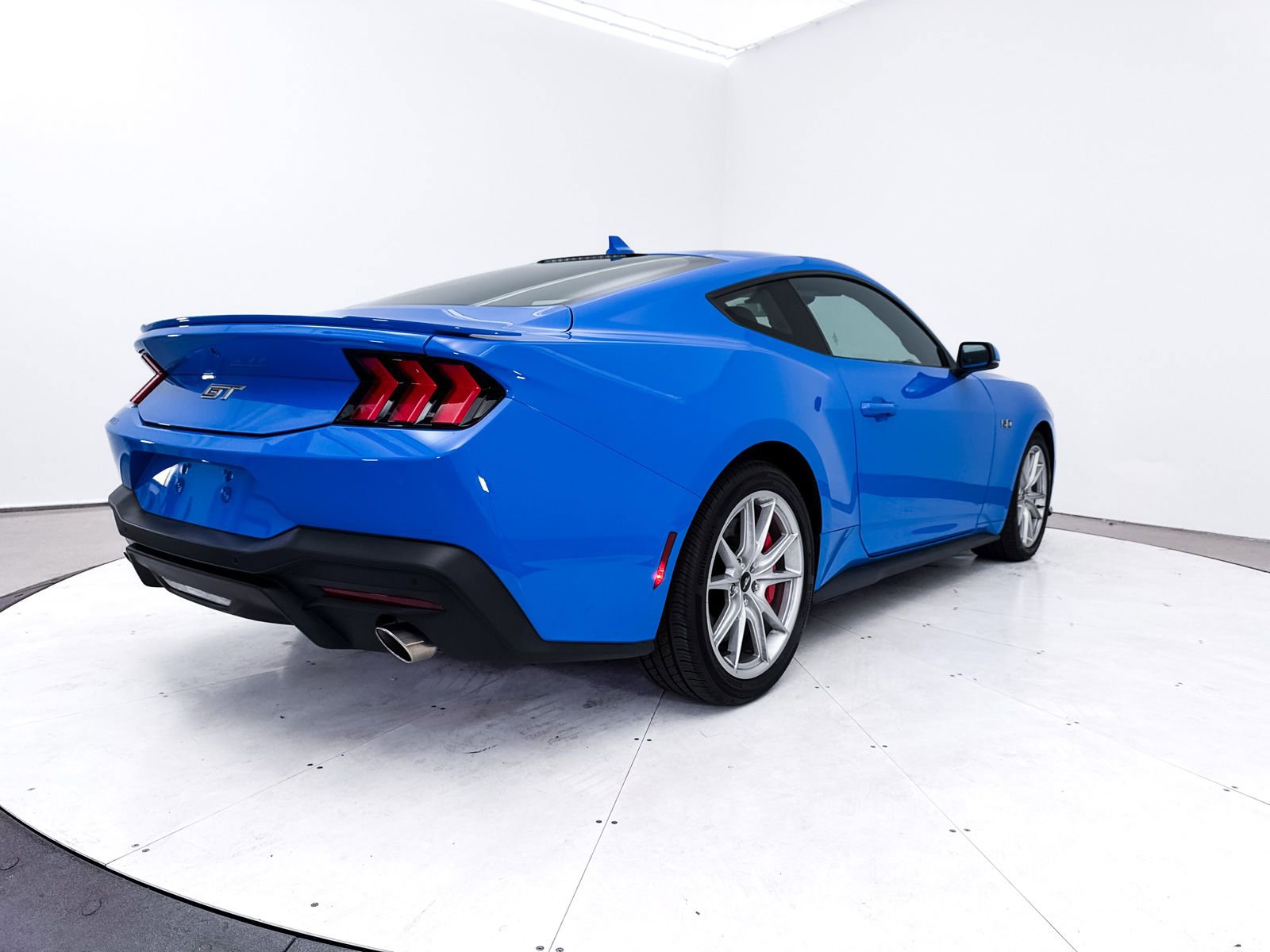Used 2024 Ford Mustang GT Premium image 17