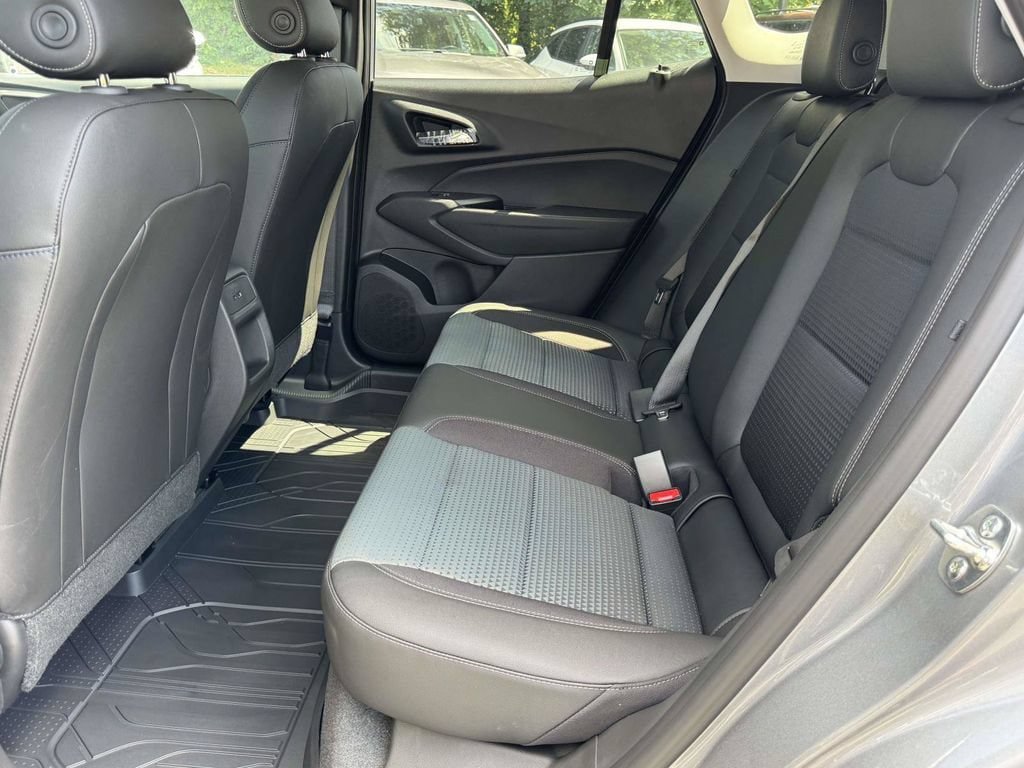New 2026 Chevrolet Trax LT w/ Driver Confidence Package FWD image 17