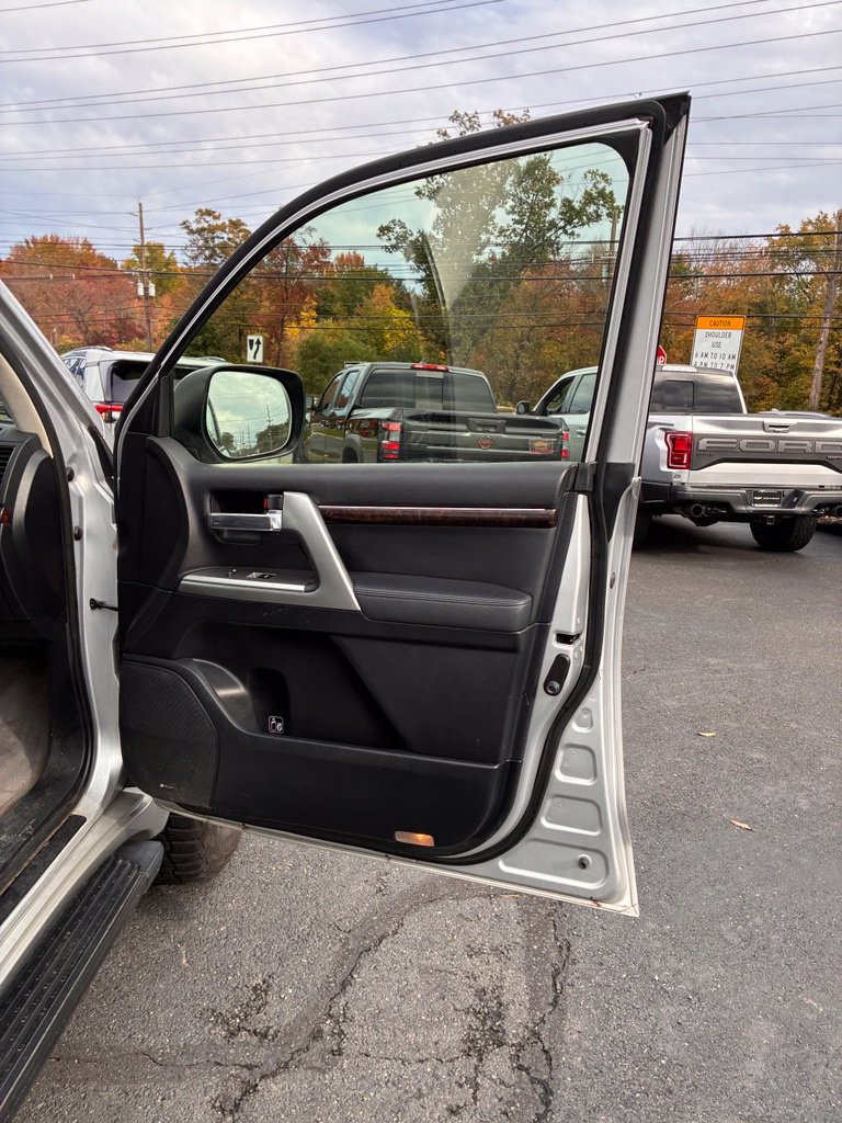 Used 2013 Toyota Land Cruiser AWD/4WD image 24