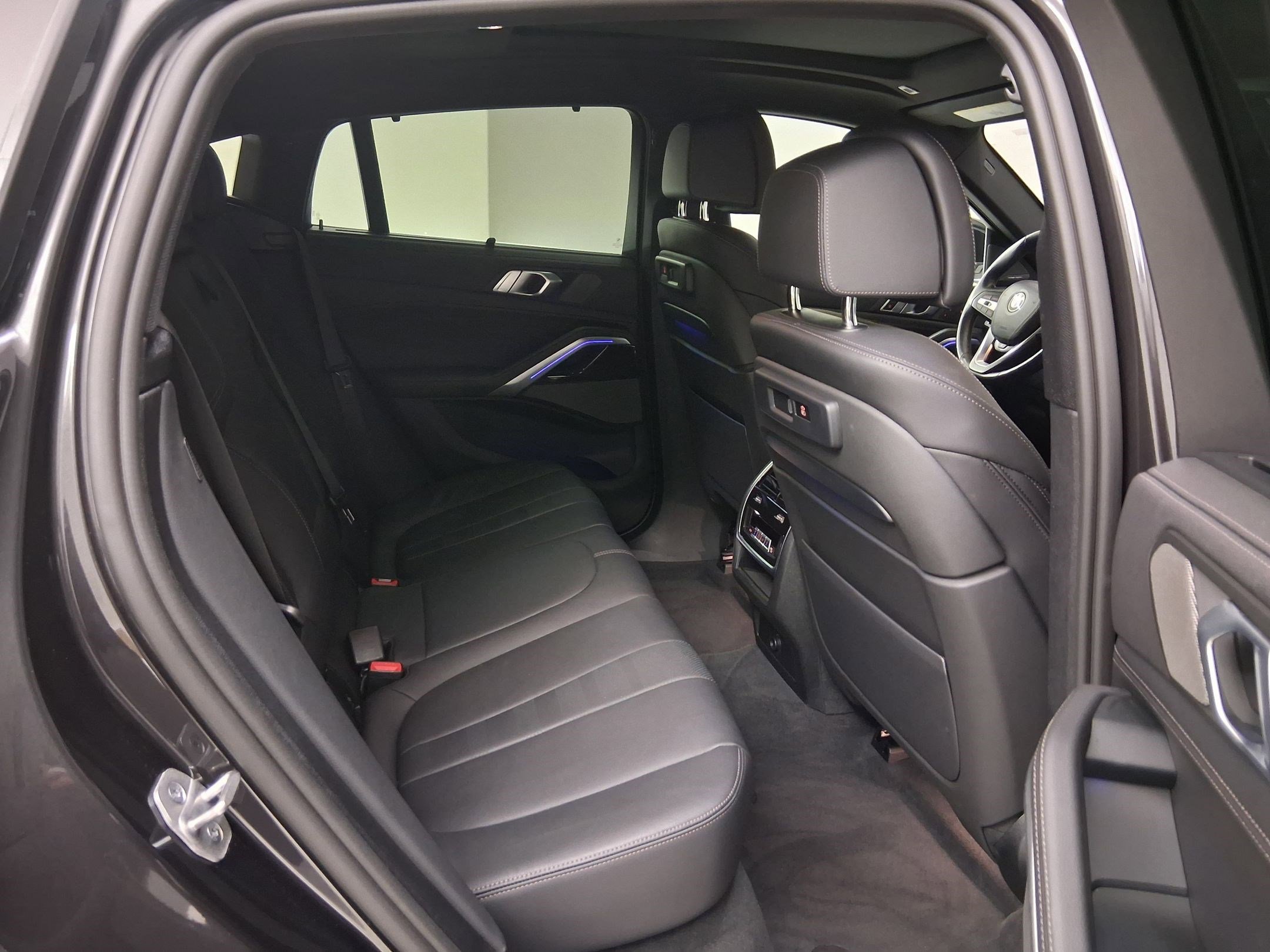Used 2021 BMW X6 sDrive40i w/ Executive Package RWD image 33