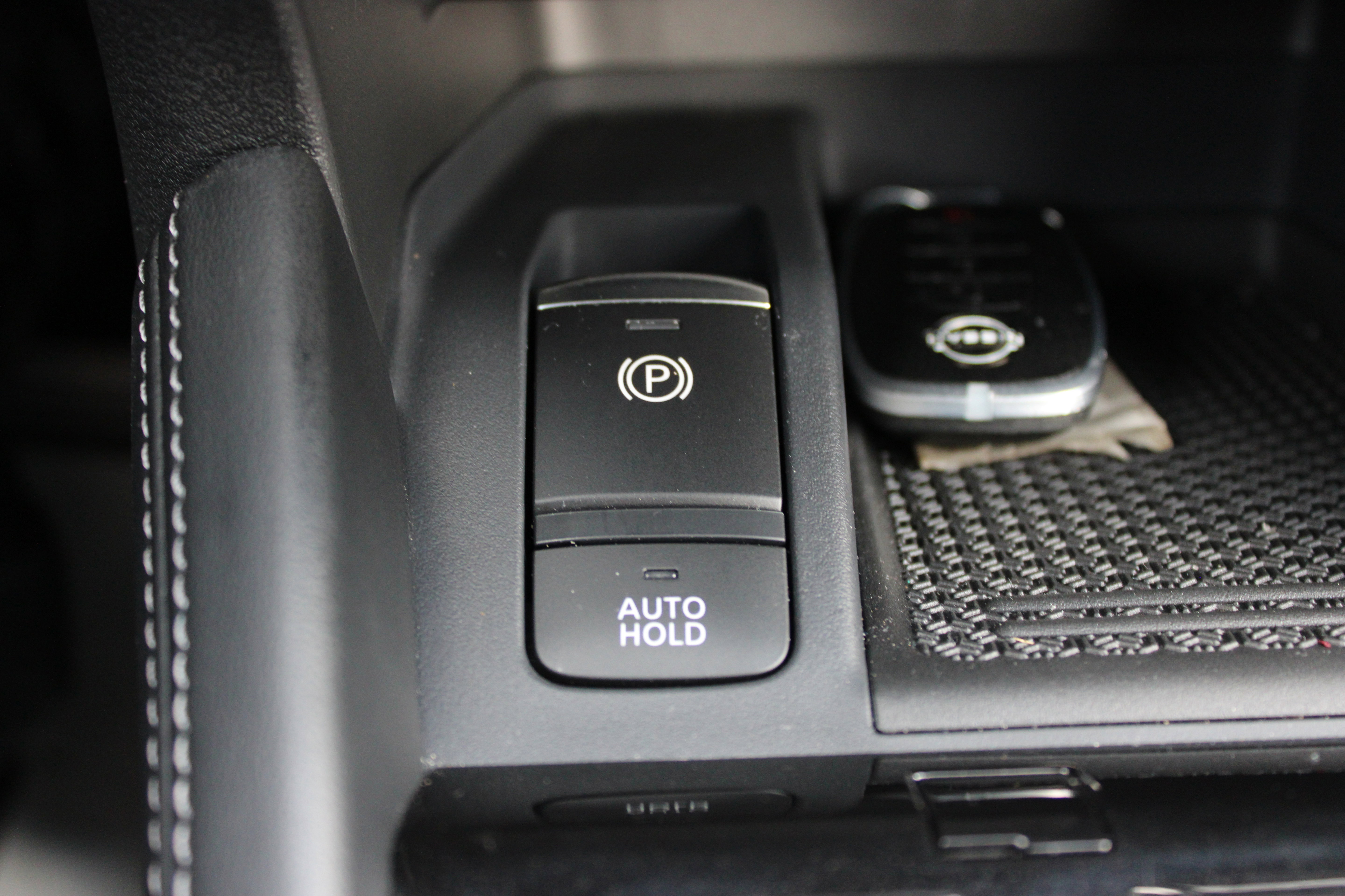 Certified 2024 Nissan Kicks SV image 16