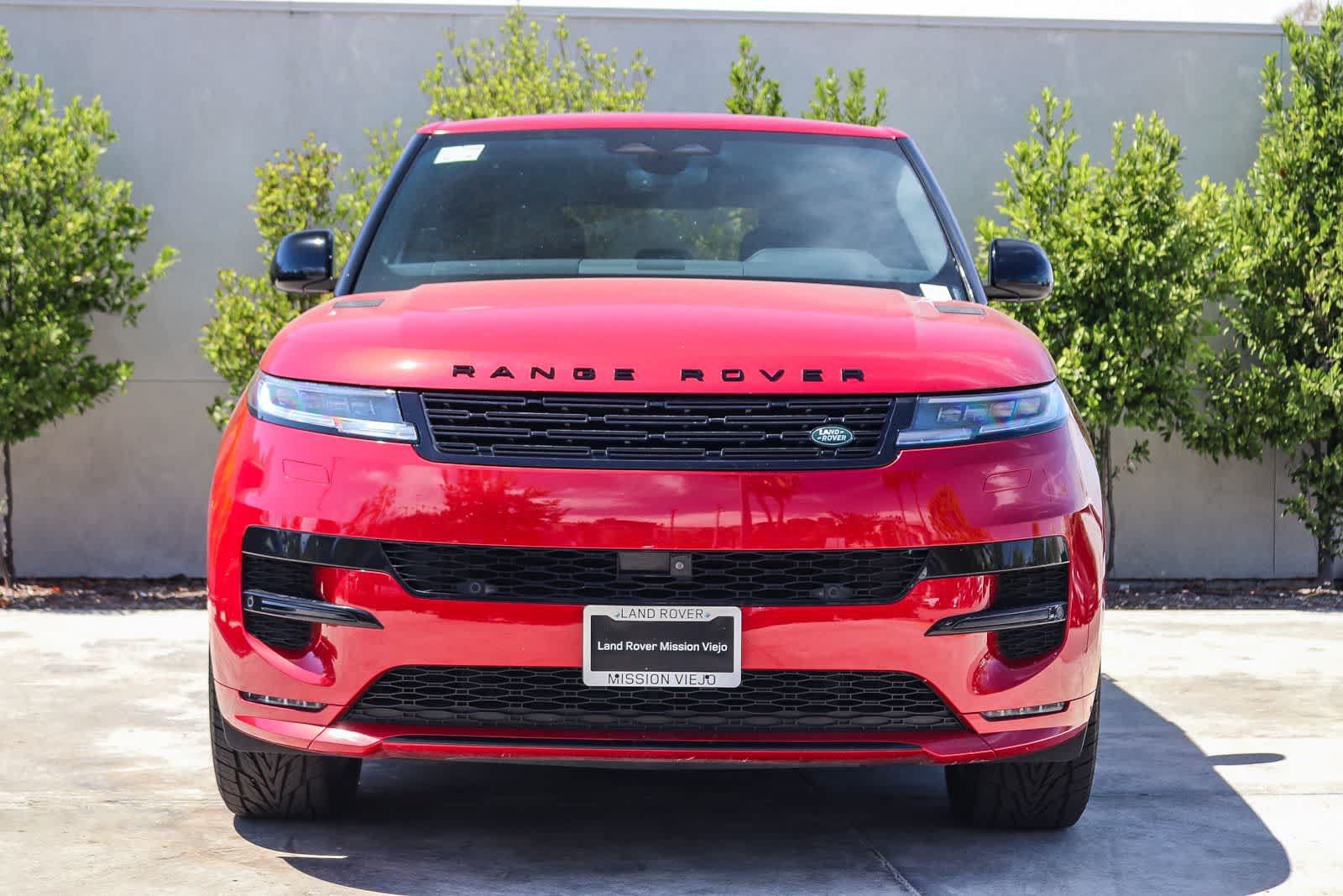 Used 2024 Land Rover Range Rover Sport Dynamic SE AWD/4WD image 2
