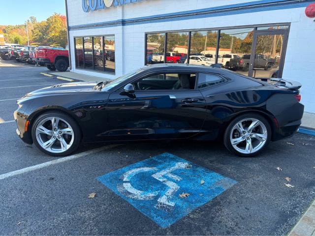 Used 2024 Chevrolet Camaro LT w/ Technology Package RWD image 8