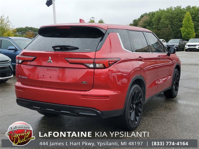 Used 2024 Mitsubishi Outlander SE Black Edition image 4