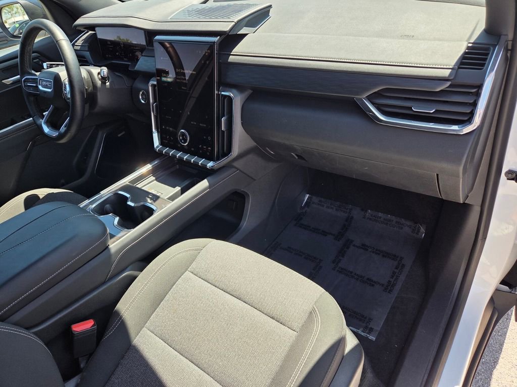 Used 2025 GMC Acadia Elevation image 18