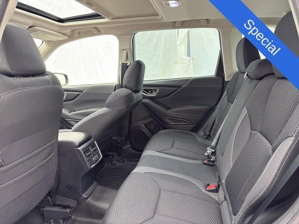 Used 2023 Subaru Forester Premium image 12