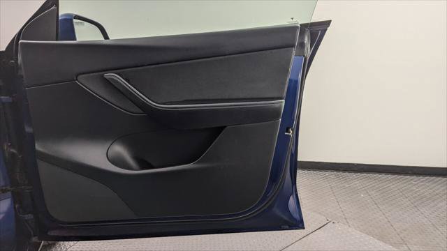Used 2022 Tesla Model Y Long Range image 21