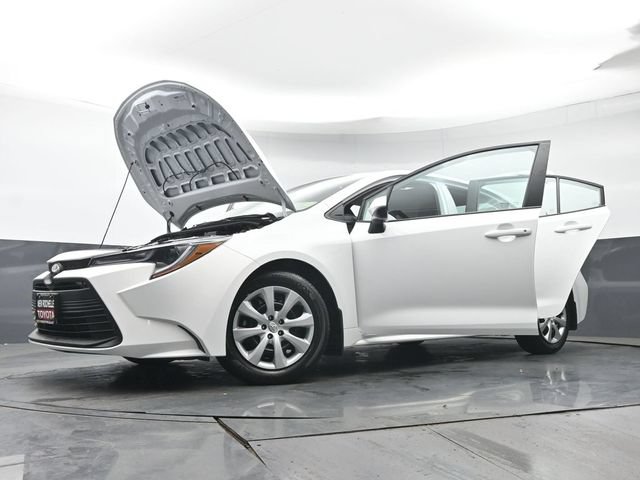 Certified 2026 Toyota Corolla LE FWD image 43