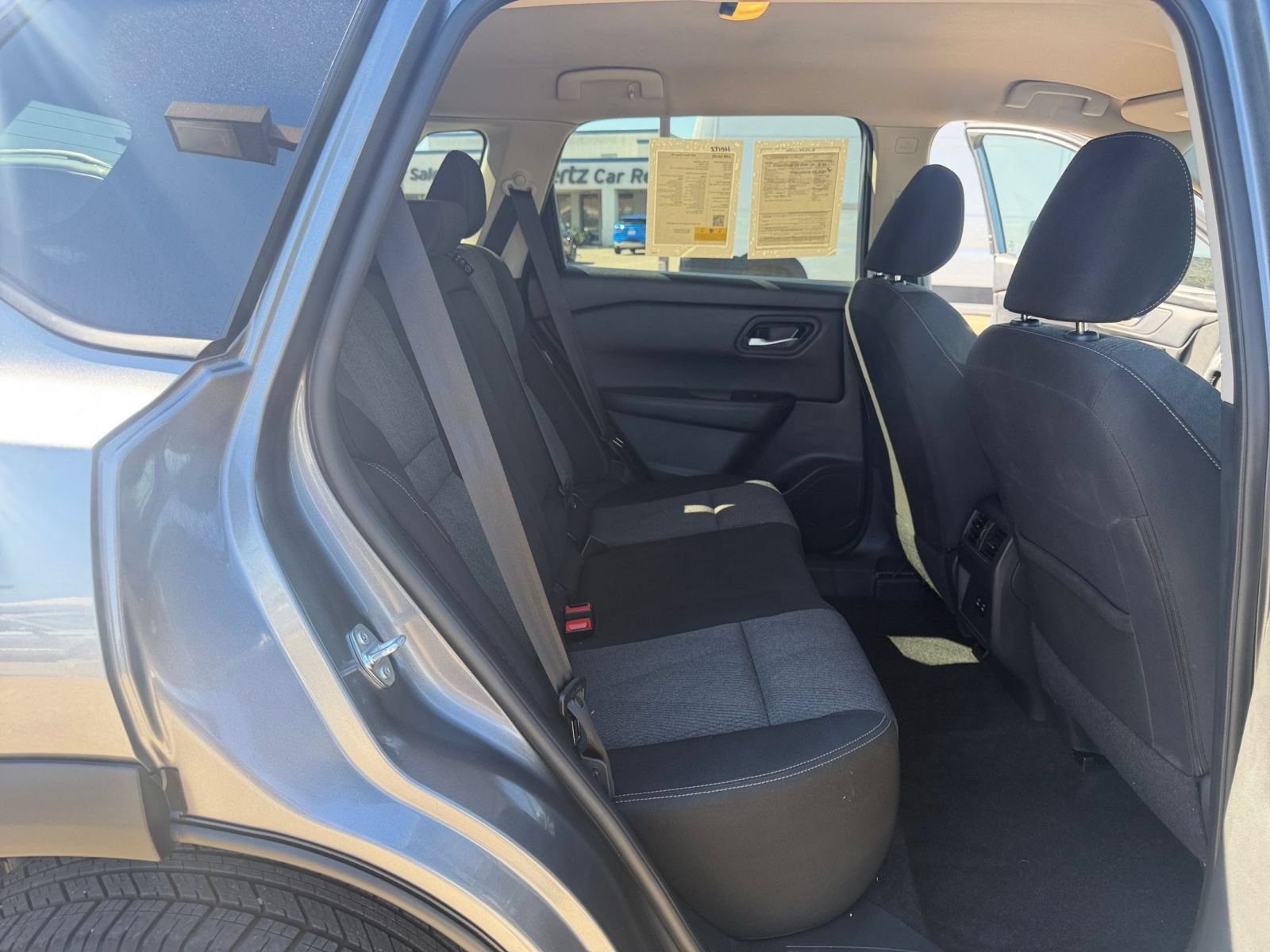 Used 2025 Nissan Rogue SV AWD/4WD image 28