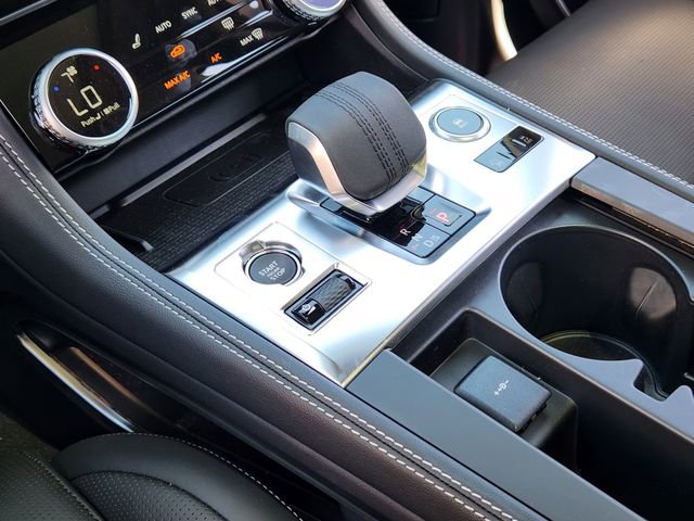 Used 2026 Jaguar F-PACE R-Dynamic S image 19