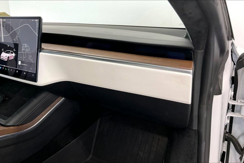 Used 2022 Tesla Model S image 17