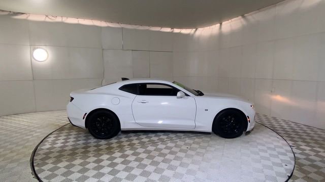 Used 2017 Chevrolet Camaro LT image 4