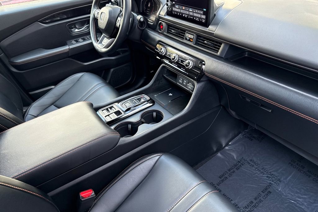 Certified 2025 Honda Pilot TrailSport image 17
