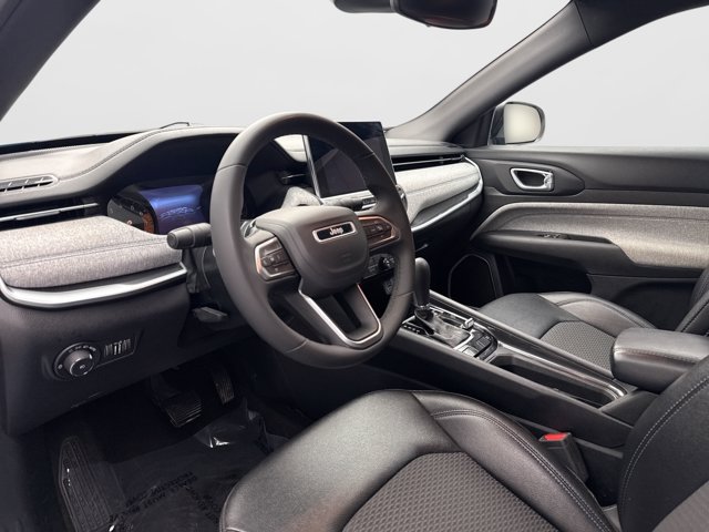 Used 2024 Jeep Compass Latitude AWD/4WD image 10