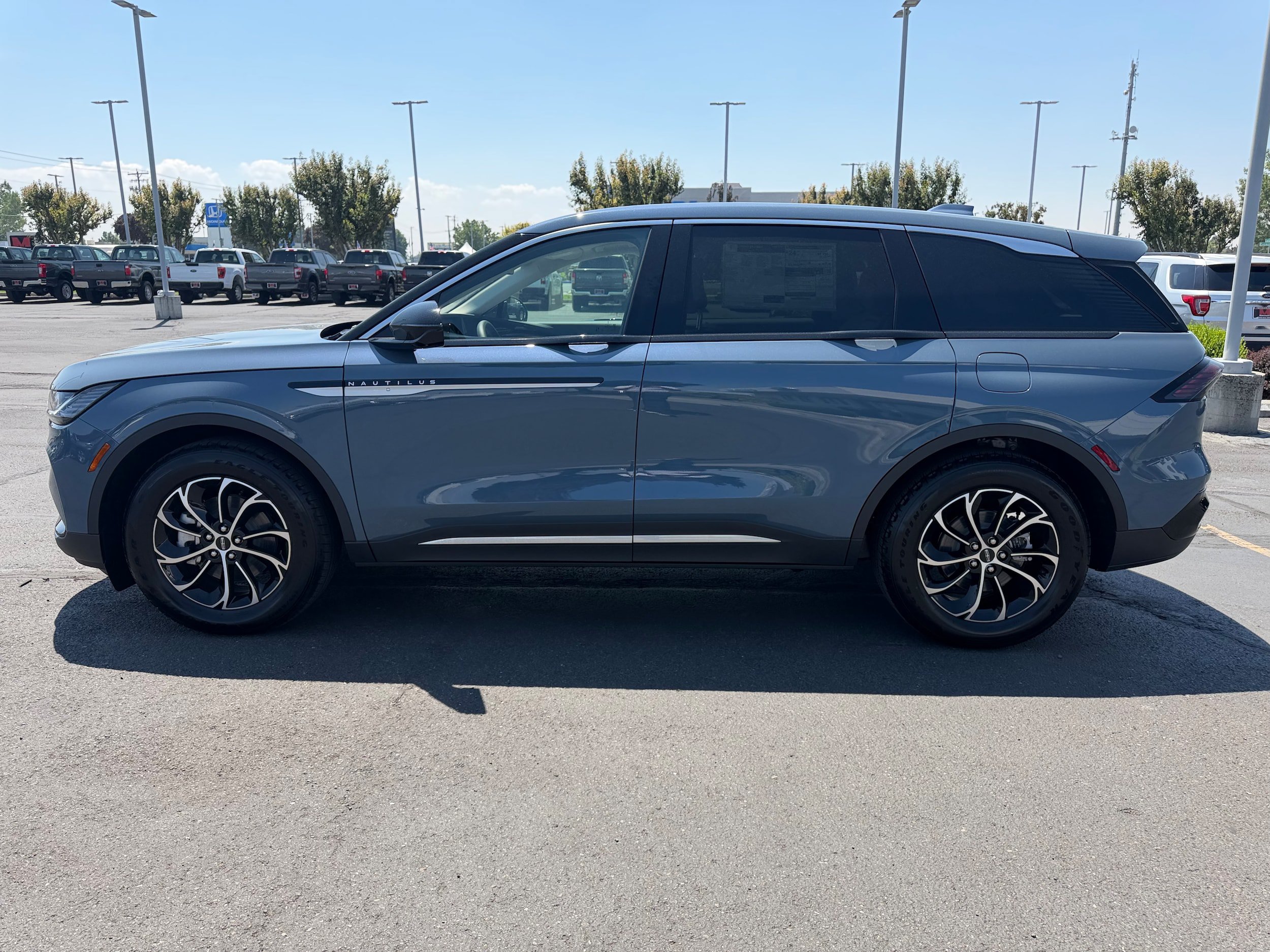 New 2026 Lincoln Nautilus Premier w/ Equipment Group 102A AWD/4WD image 6