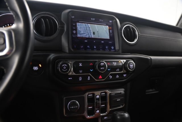 Used 2022 Jeep Wrangler Unlimited Sahara w/ LED Lighting Group AWD/4WD image 22
