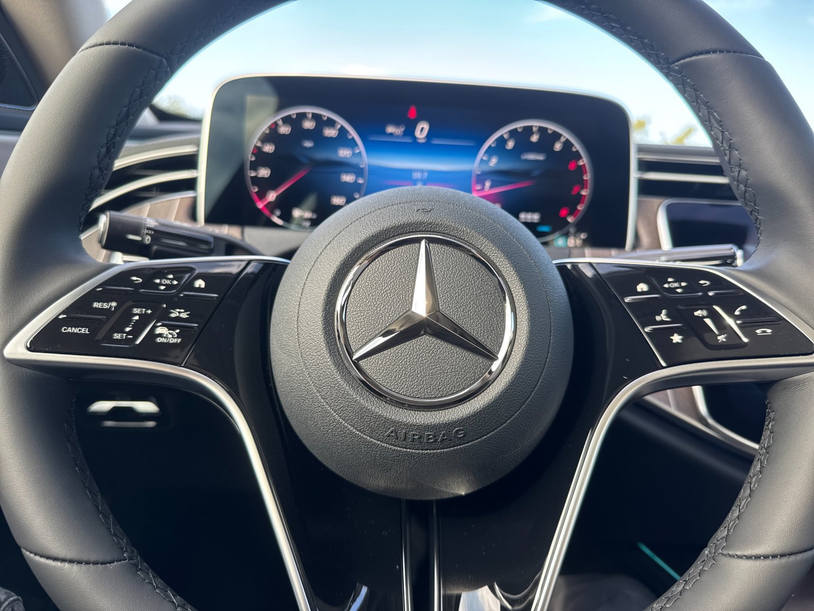 New 2027 Mercedes-Benz E 350 4MATIC Sedan image 22