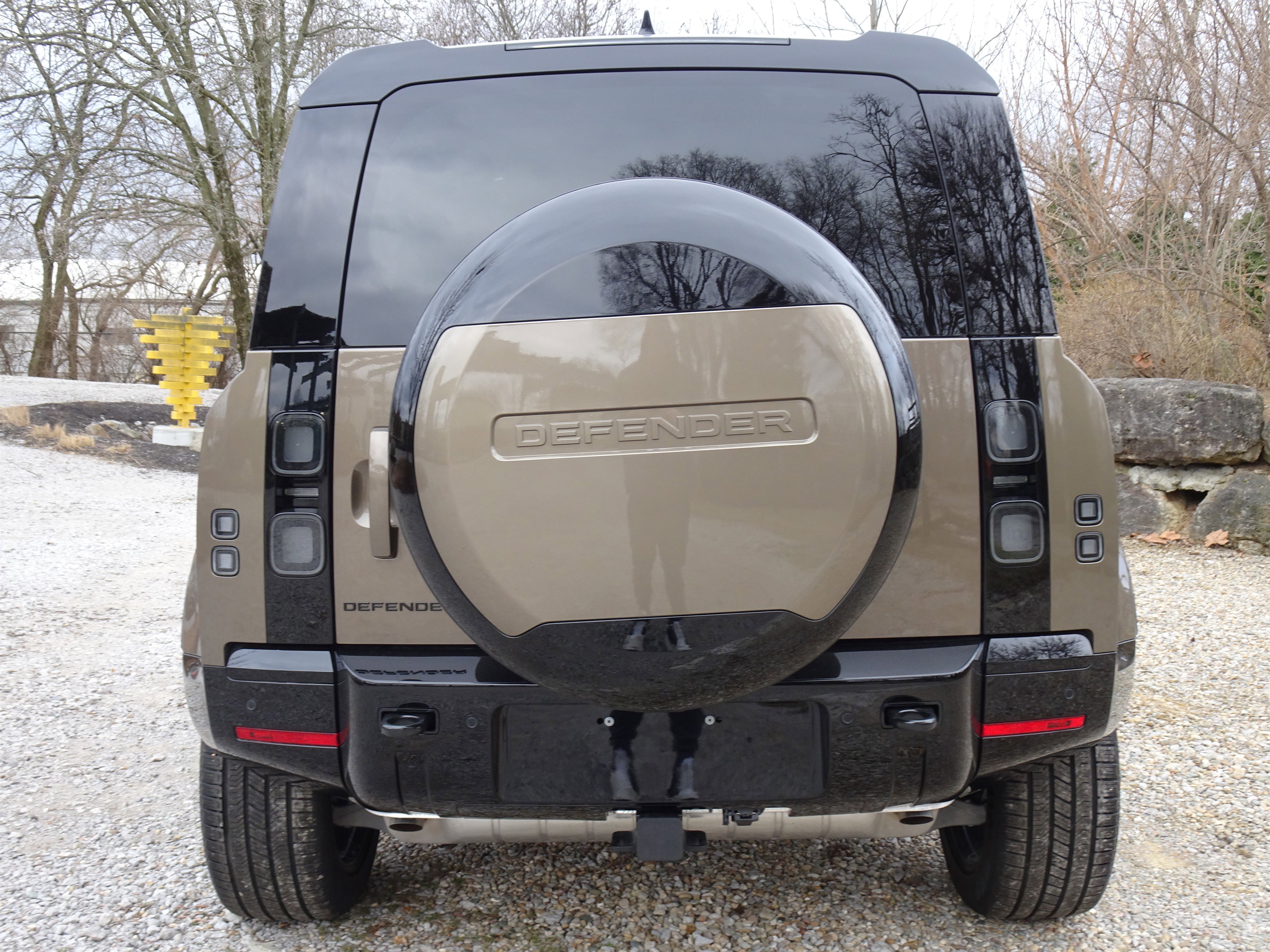 New 2026 Land Rover Defender 110 X-Dynamic SE AWD/4WD image 11